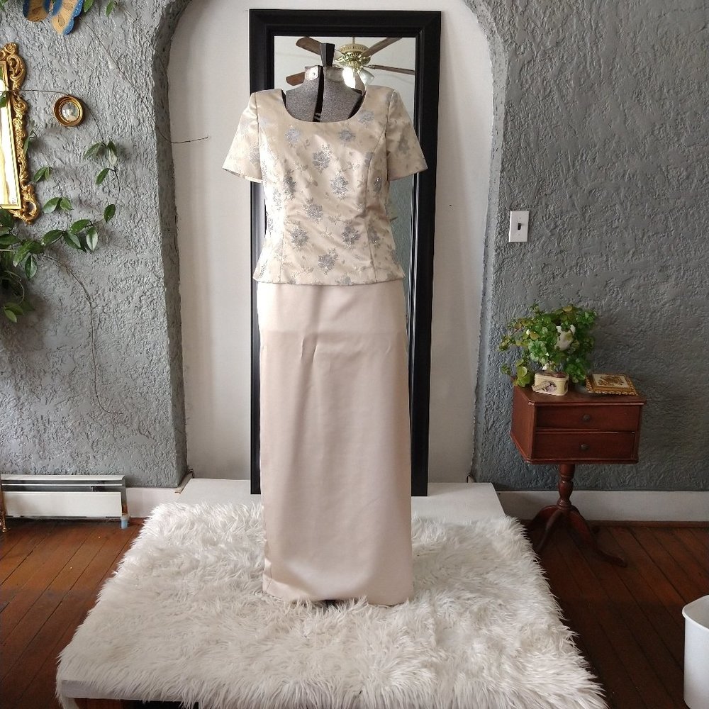 Karen Miller Vintage Cream Two Piece